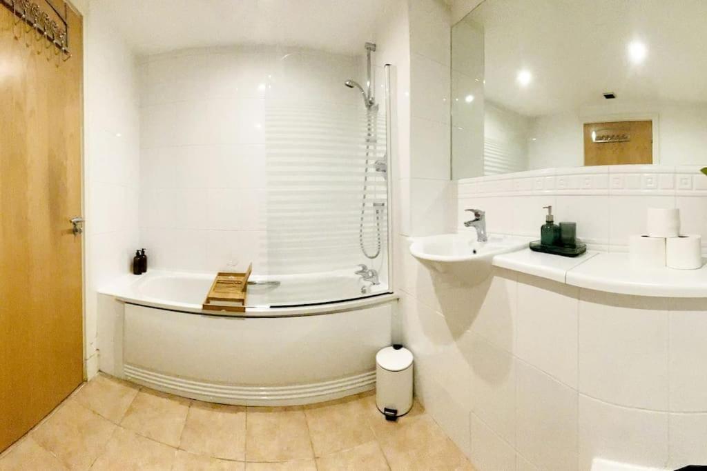 Beautiful Central Open Plan Living! Manchester Exterior foto